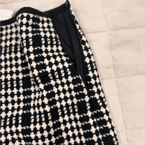 NWT LOFT Black and White Mini Houndstooth Skirt - Picture 5 of 6